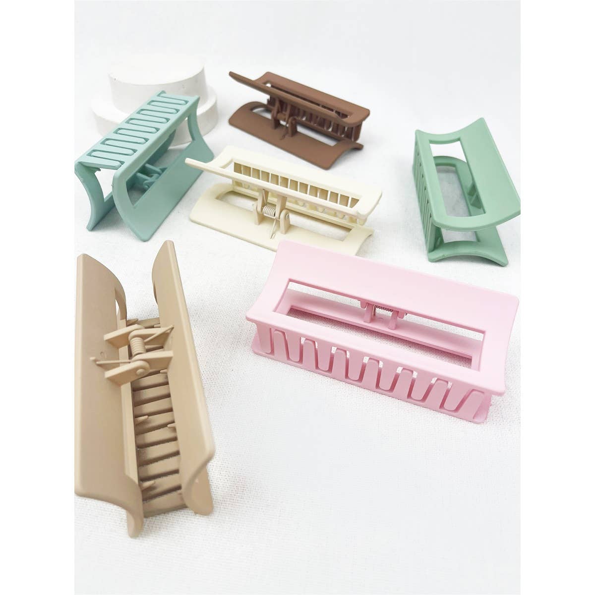 Soft Tone Cut Out Rectangle Shape Hair Claw
